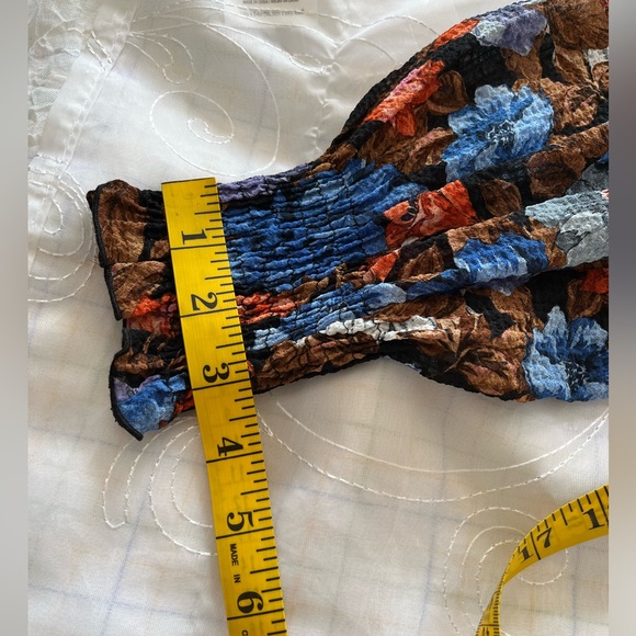 Zara Women’s Medium Multi-Color Medium Bishop Sleeve Top - Picture 13 of 13